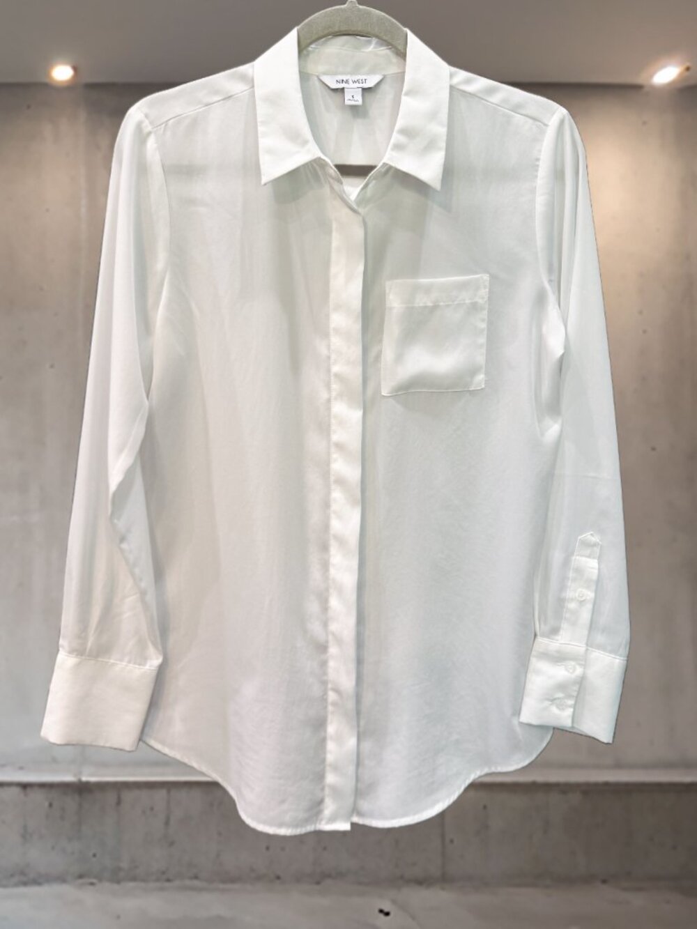 Nine West Soft White Crepe Blouse Button Front Pocket Long Sleeve Size S